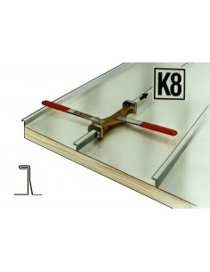 K8 stoječi falus bližje 2