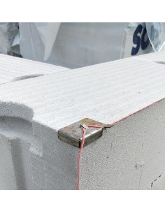 Spona na upevnenie šnúrky na murovanie
