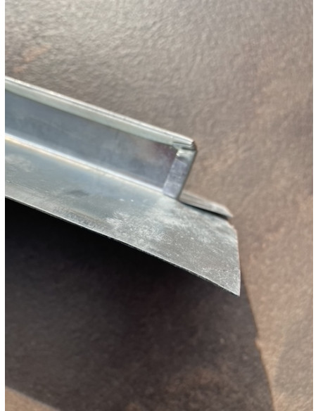 Notching tool on the table | 