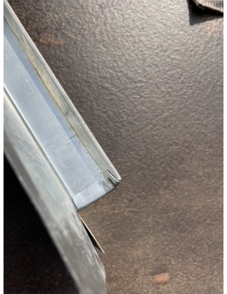 Notching tool on the table | 