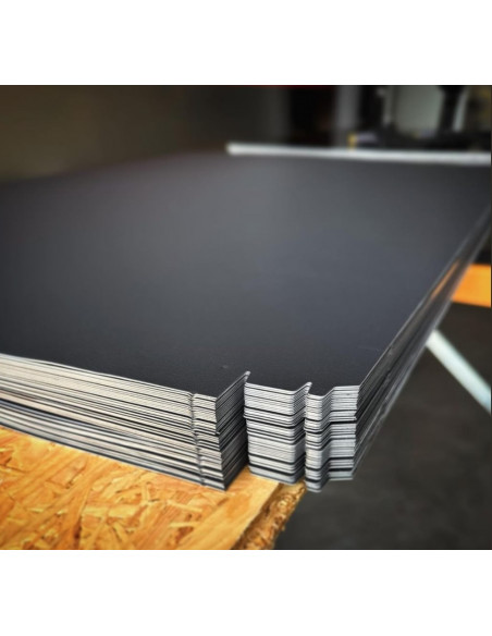 Notching tool on the table