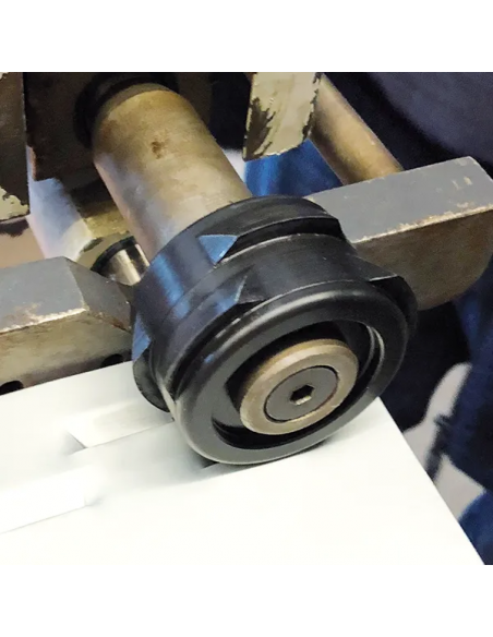 Perforarea tablei metalice cu ajutorul unei mașini de perforat