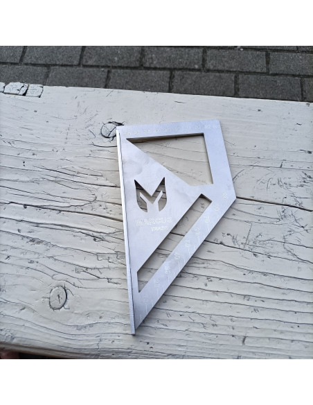 Uholnik MARCUS   22 cm | 